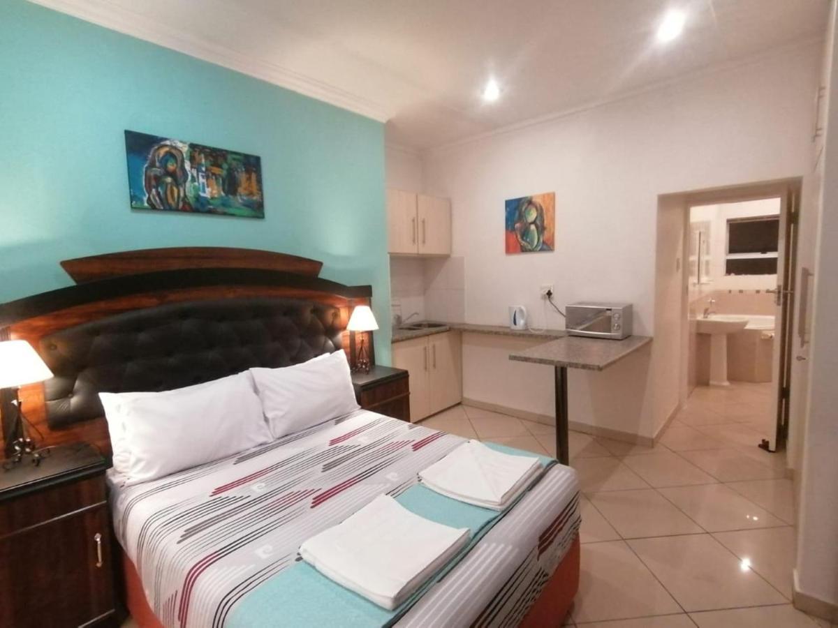 Palm View Guest House Pretoria-Noord Exterior foto