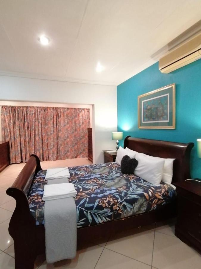 Palm View Guest House Pretoria-Noord Exterior foto
