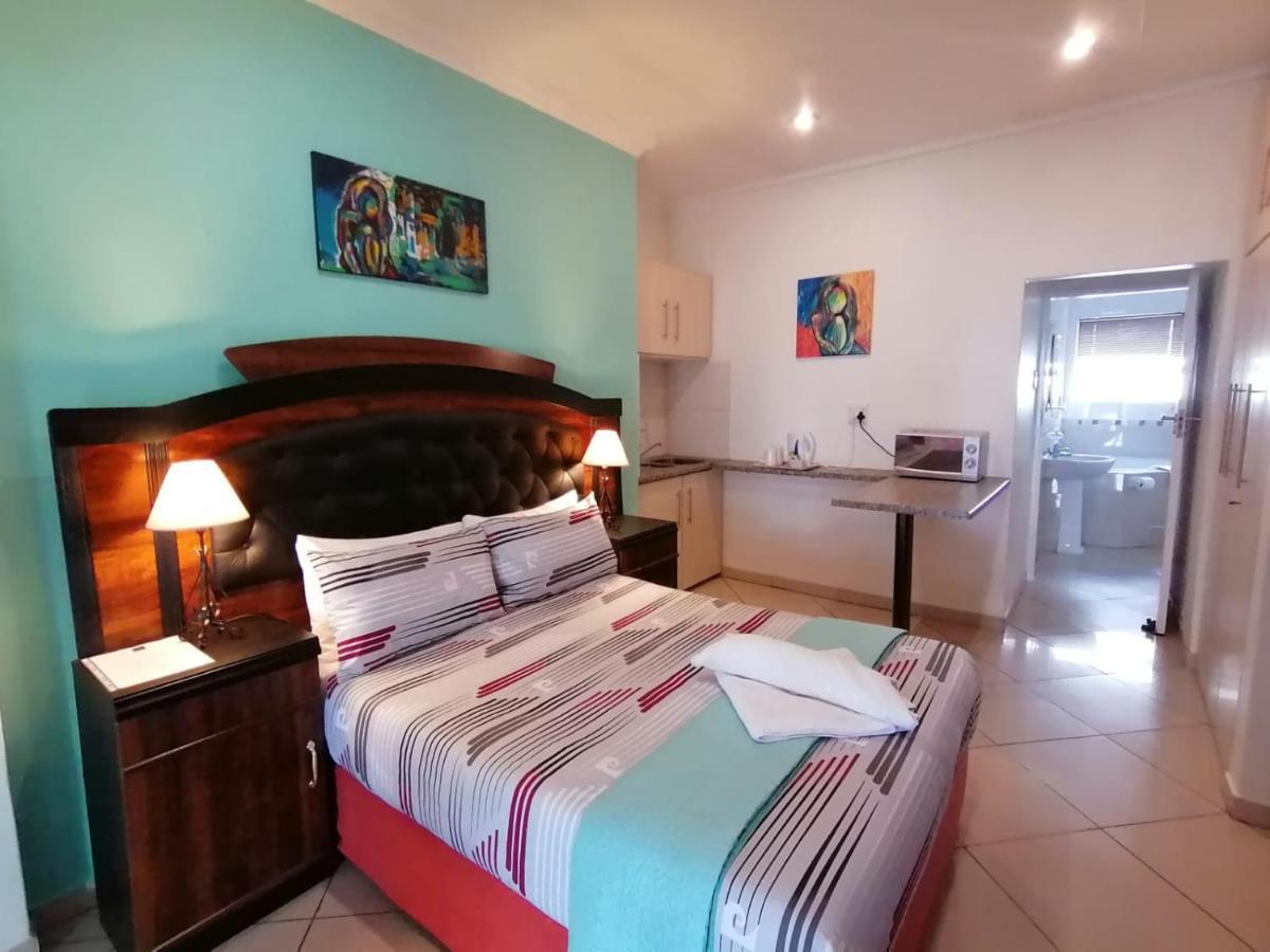 Palm View Guest House Pretoria-Noord Exterior foto